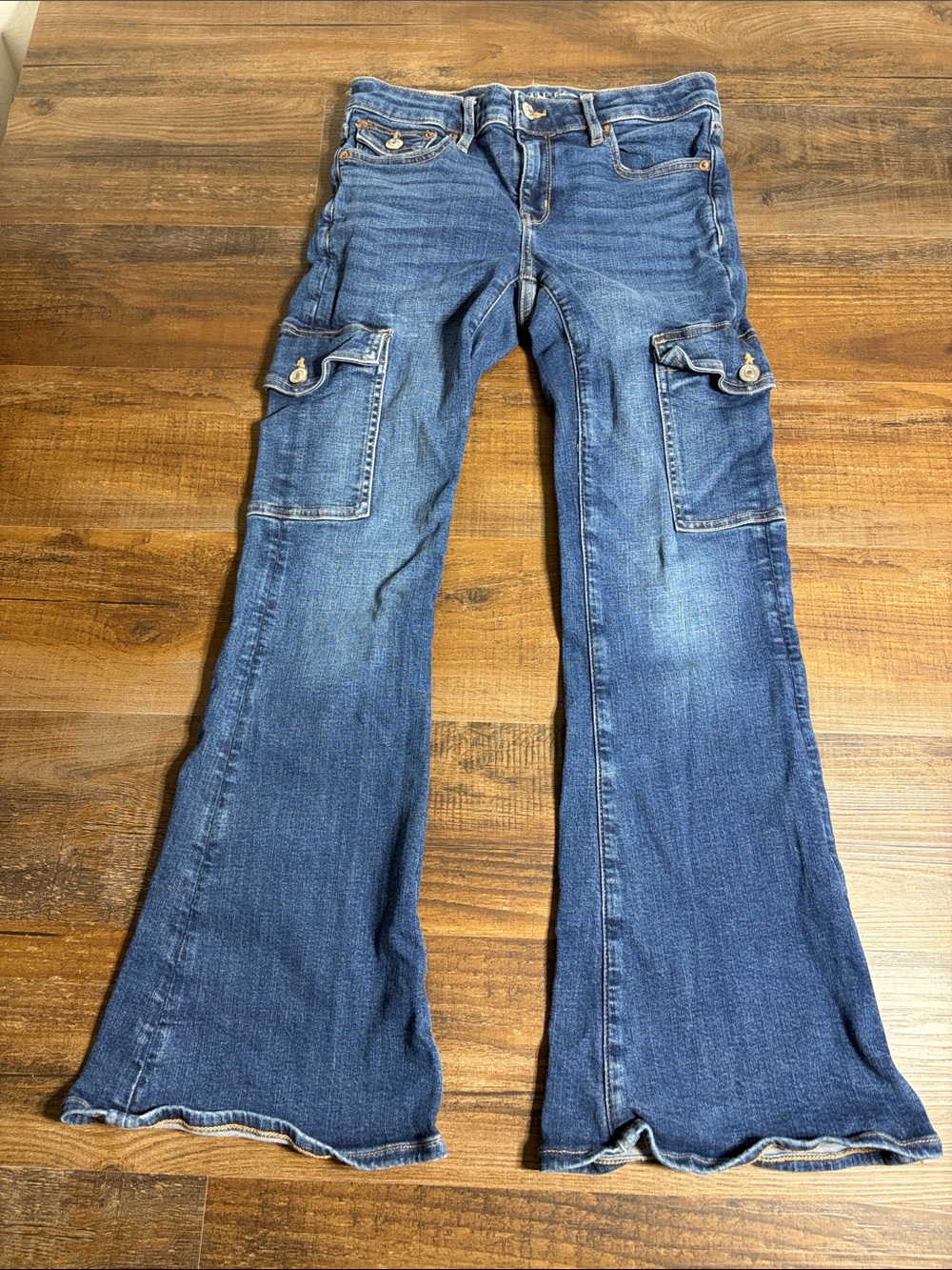 American Eagle Outfitters Blue Flare Cargo Jeans size 2 short